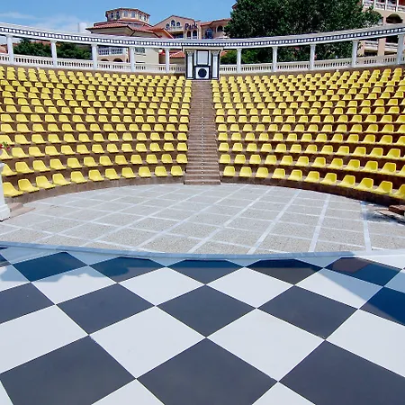 Royal Bay Хотел 4*