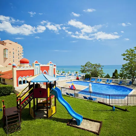 Хотел Royal Bay