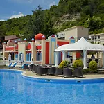 Royal Bay Szálloda 4*
