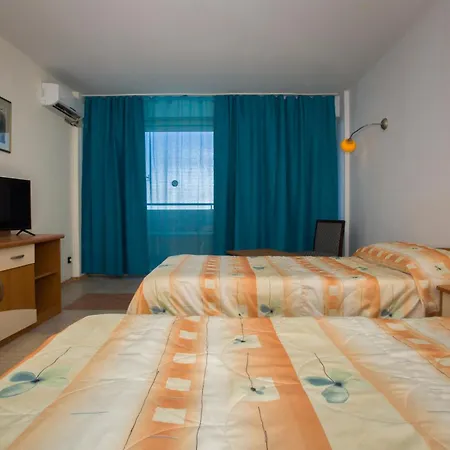 Royal Bay Szálloda 4*