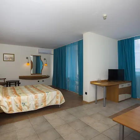 Royal Bay Szálloda Elenite