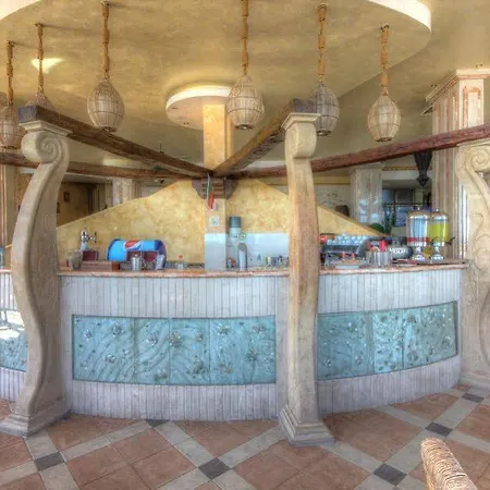 Royal Bay Hotel Elenite