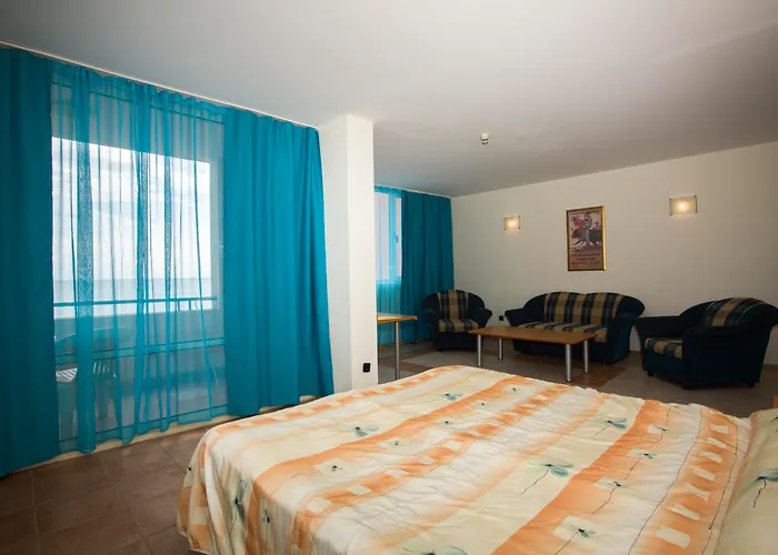 Royal Bay Hotel Elenite