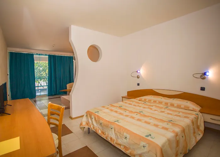 Royal Bay Hotel Elenite