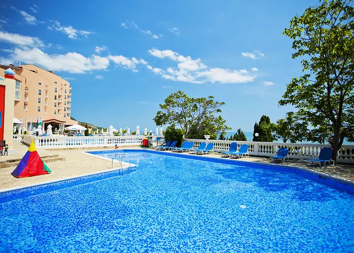 Royal Bay Hotel Elenite