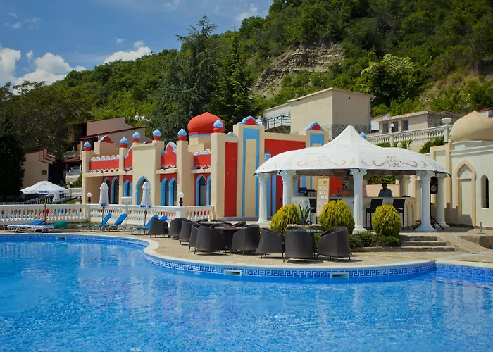 Royal Bay Szálloda 4*