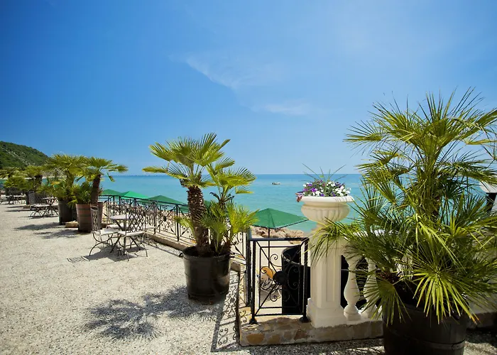 Royal Bay Szálloda Elenite