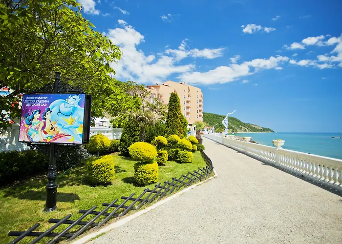 Royal Bay Hotel Elenite