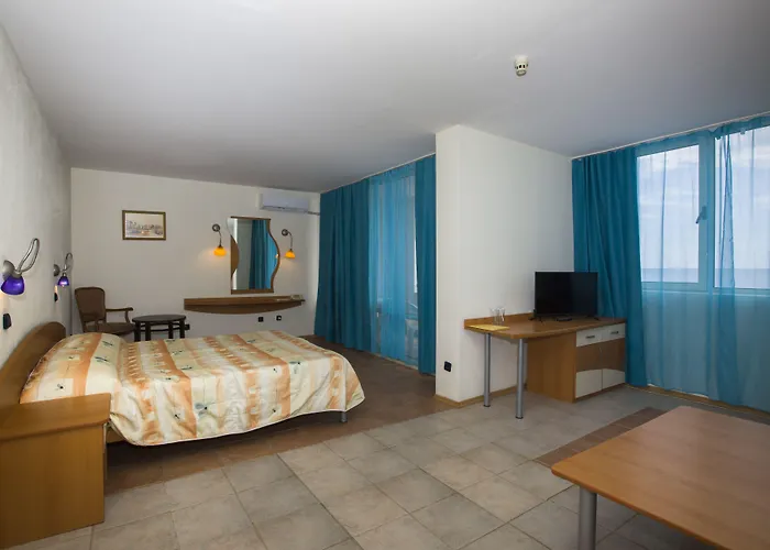 Royal Bay Szálloda Elenite